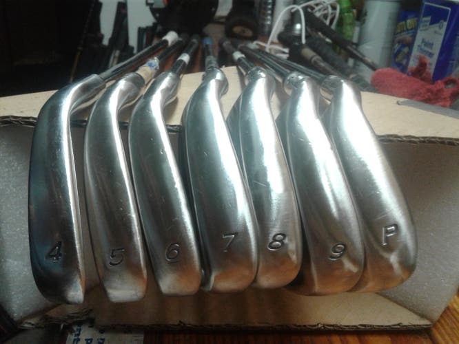 Taylor Made Rac OS 2005 Irons Set 4-PW - LH