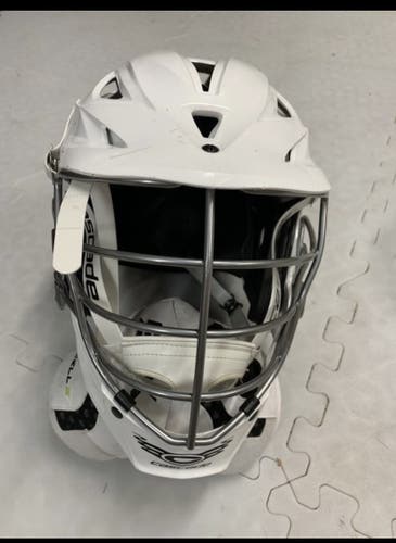 White Youth Player's Cascade R Helmet