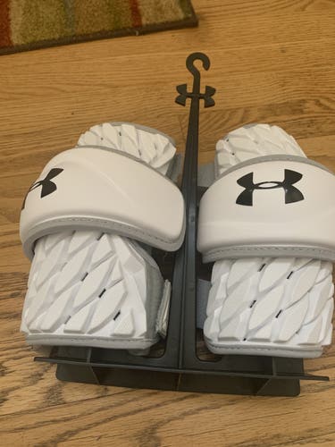 New Large Under Armour VFT Arm Pads