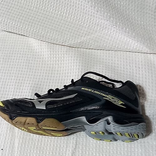 WOMENS VOLLEYBALL SHOES MIZUNO WAVE LIGHTNING Z2 7.5 LIKE NEW!