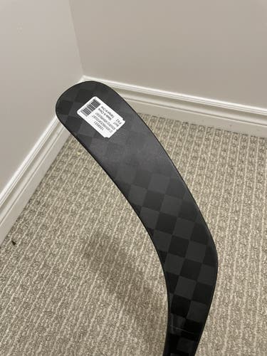 Senior Right Handed Mid Pattern  Vapor Hyperlite Hockey Stick