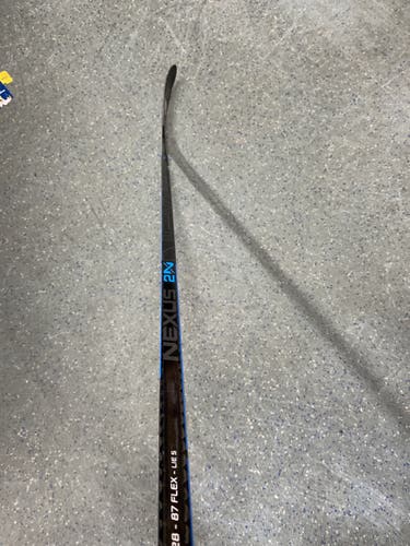 Senior Left Hand Toe Pattern Nexus 2N Hockey Stick