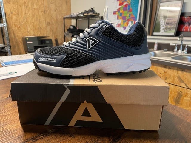 Blue New Size 9.0 (Women's 10) Turf Cleats Akadema