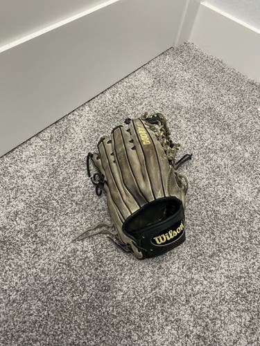 Gray Adult Outfield 12.5" A2000 Baseball Glove