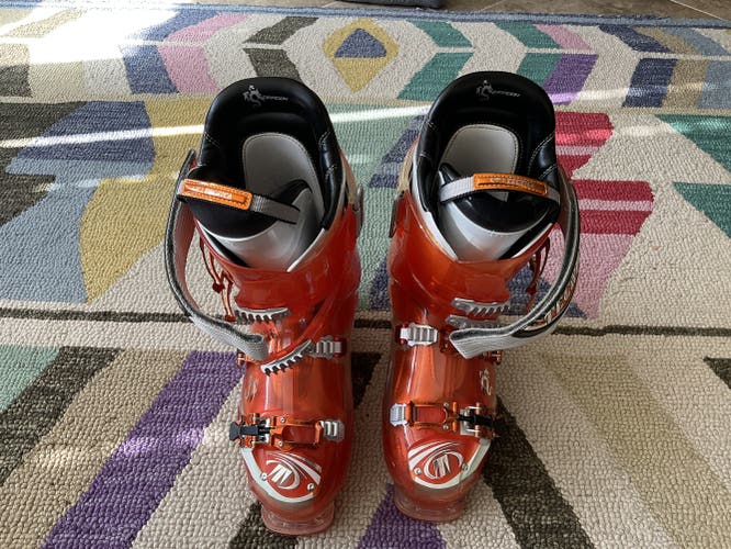 Used Men's Tecnica Ski Boots Stiff Flex
