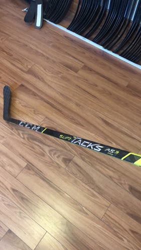 CCM Super Tacks AS3Pro|RH|70flex|P46