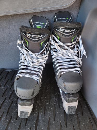 Senior Used CCM Ribcor 80K Hockey Skates Extra Wide Width Size 9