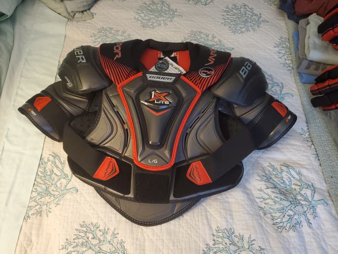 New Senior Large Bauer Vapor 1X Lite Shoulder Pads