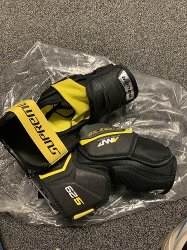 Senior Medium Bauer  Supreme s29 Elbow Pads