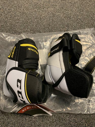 New Large CCM  Tacks 9060 Elbow Pads