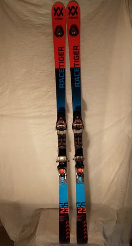 Volkl Racetiger GS World Cup Race Skis – 178cm/23m – with Marker 16 Race bindings
