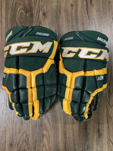 Team Issued SUNY Brockport Hockey Gloves
