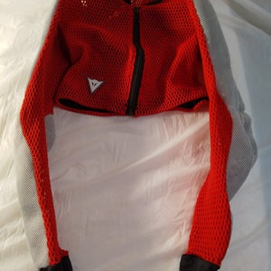 Dainese Youth SL Vest - Size Y LG – Meshed Red/Gray ("stealth")