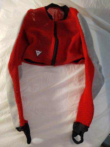 Dainese Youth SL Vest - Size Y LG – Meshed Red/Gray ("stealth")