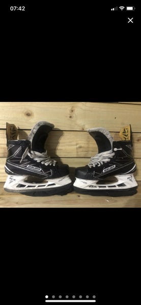 Senior Bauer Size 9.5 Supreme 1S Hockey Skates