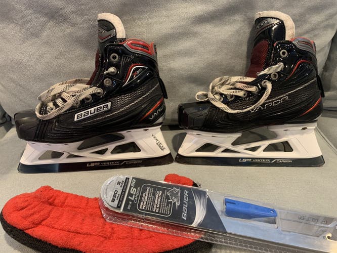 Bauer vapor x900 Hockey Goalie Skates Junior 3EE