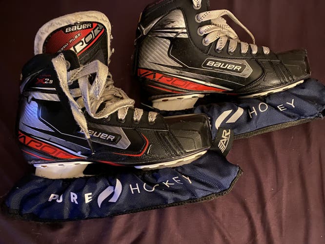 Senior Used Bauer Vapor X2.9 Hockey Goalie Skates Extra Wide Width Size 6