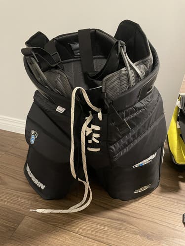 Senior Small Vaughn Velocity VE8 Pro Carbon Hockey Goalie Pants