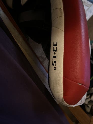 White Used Senior 33" Warrior Regular Ritual G2 Goalie Full Set