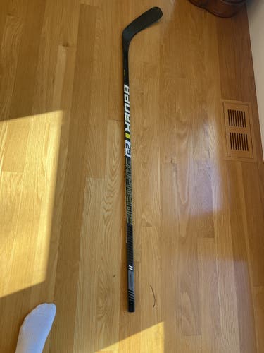 Junior Bauer Supreme 2S Hockey Stick