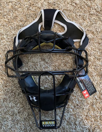 NEW Under Armour Catcher’s Face Mask - Black