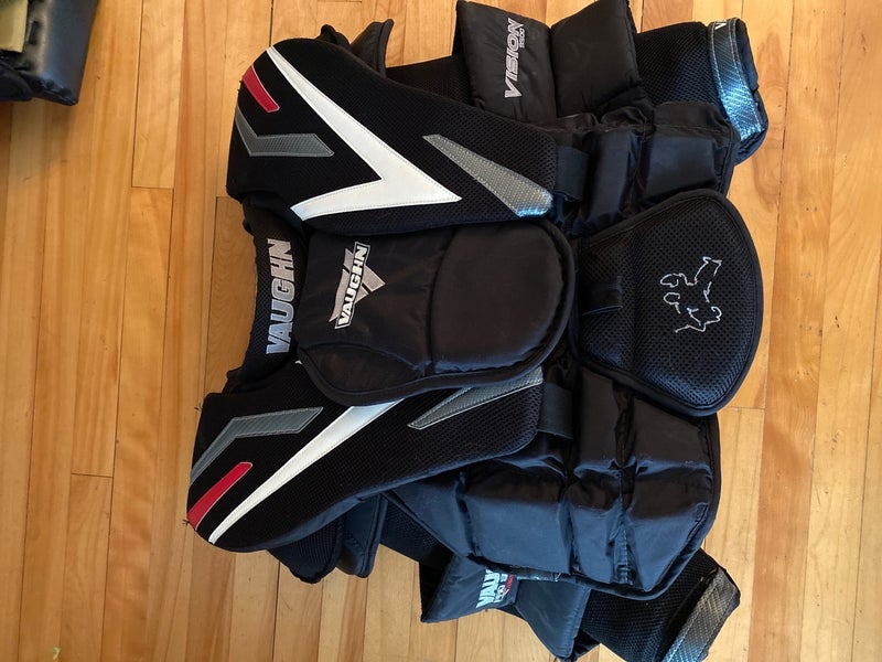 Senior Medium Vaughn Pro Stock Vision 9500 Goalie Chest Protector