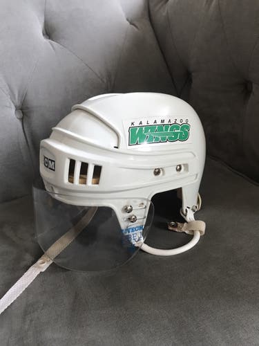 L/XL Hockey Helmet with visor
