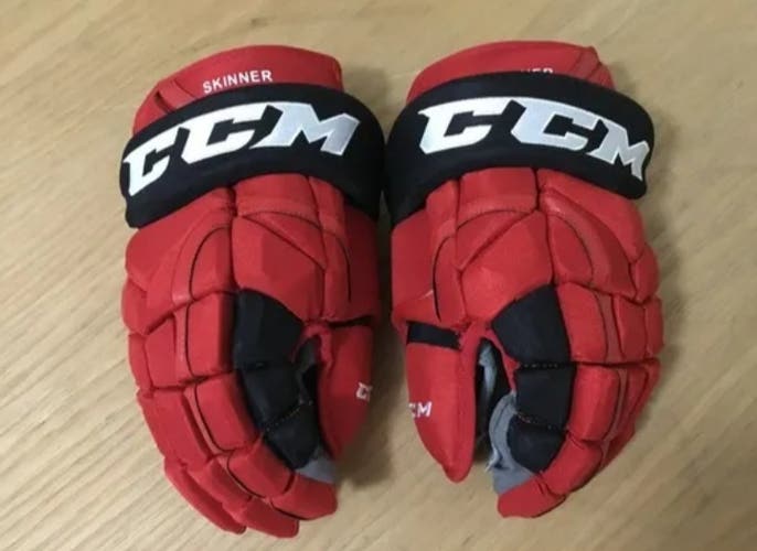 @MaxKonkov11 Bundle: CCM HG12 Gloves 14" & Rbk 7K PRO 15” Hockey Shin pads