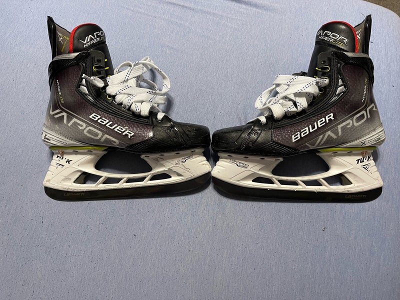 Senior Used Bauer Vapor Hyperlite Hockey Skates Regular Width Size 7.5