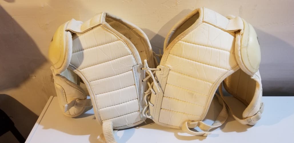 Vintage Cooper Shoulder Pads SB91L (Med/Lge)