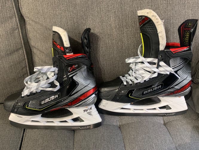 Senior Bauer Regular Width Pro Stock Size 9.5 Vapor 2X Pro Hockey Skates