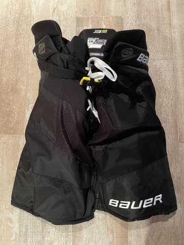 Bauer 3S pro Hockey player pants, Senior large.  New