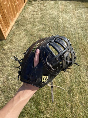 Wilson A2000 1st base mitt