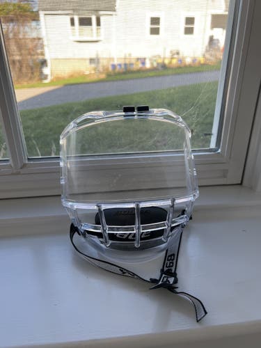 Used Large Bauer Concept 3 Face Mask