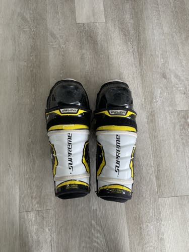 Junior Bauer  Supreme 2S Pro Shin Pads