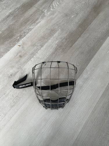 Senior Medium Bauer Full Cage Profile III Facemask