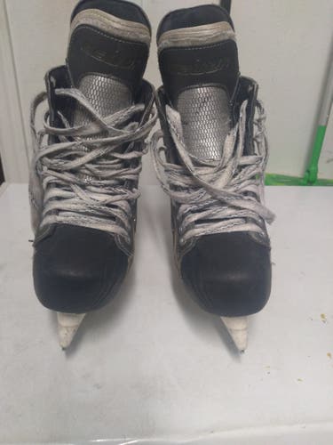 Senior Used Bauer Vapor X7.0 Hockey Skates Regular Width Size 7.5