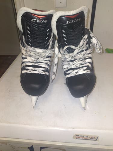 Youth Used CCM RBZ Hockey Skates Regular Width Size 1