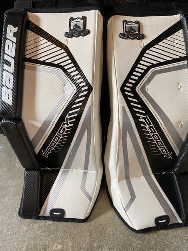 Black Youth 24" Bauer Prodigy 2.0 Goalie Leg Pads