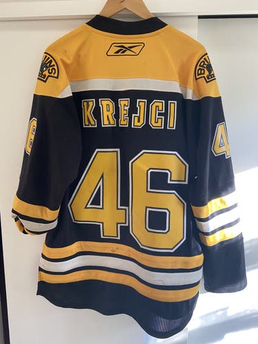 Boston Bruins hockey jersey