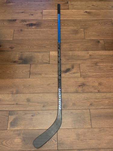 Bauer Nexus 2N Pro Grip Senior Hockey Stick RH P88 77 Flex