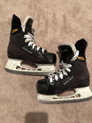 Used Bauer Regular Width Size 12 Supreme 140 Hockey Skates