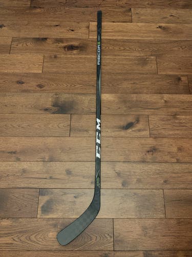 Used CCM RibCor Trigger2 PMT Senior RH Hockey Stick P40 Grip 75 Flex