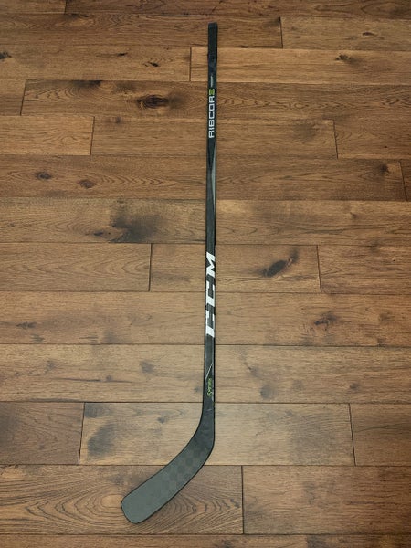 Used CCM RibCor Trigger2 PMT Senior RH Hockey Stick P40 Grip 75 Flex