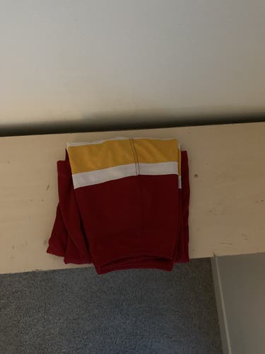 Senior Red and gold Used Socks