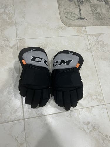 LA Kings Used CCM HGPJS 14" Pro Stock Gloves