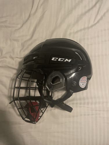 Black New Large CCM  Tacks 910 Helmet