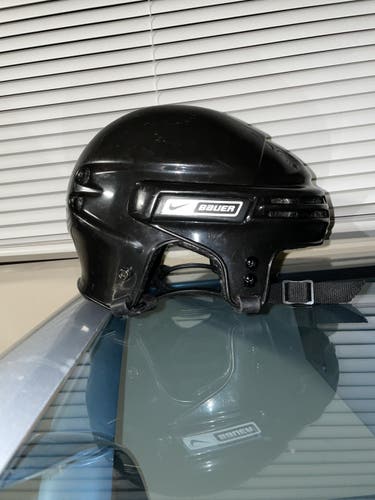 Black Medium Nike Bauer 5000 Hockey Helmet