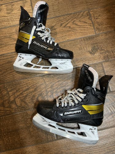 Bauer Pro Stock Size 9 Supreme UltraSonic Hockey Skates