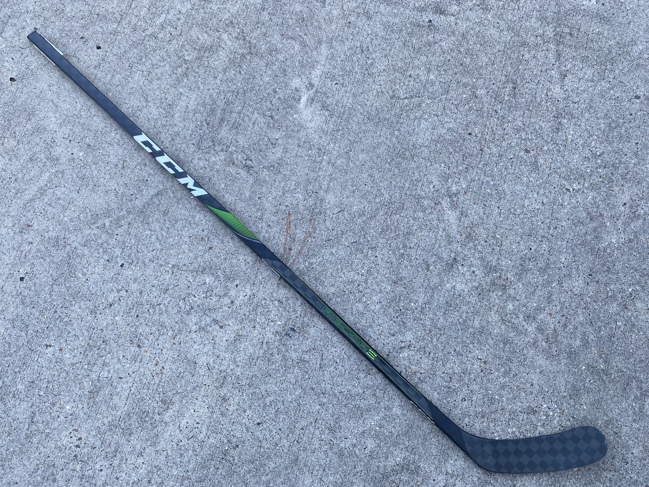 easton-v9-grip-hockey-stick-sr